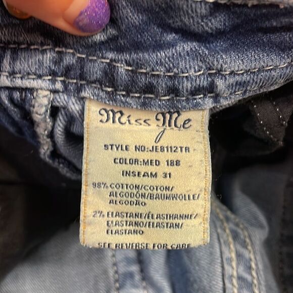 MISS Me woman’s Signature Straight woman’s blinged out jeans - Picture 13 of 16